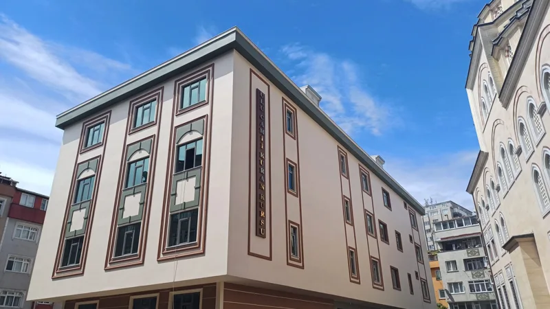 Köşe yapı · cephe ve iç mekânlar — 2