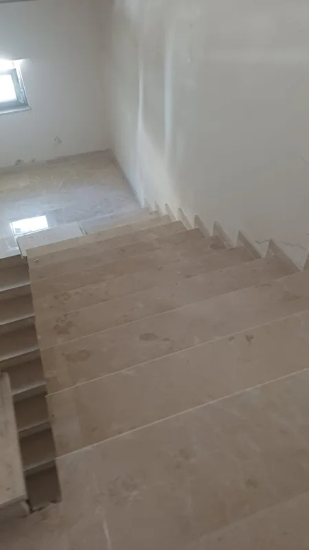 Köşe yapı · cephe ve iç mekânlar — 4