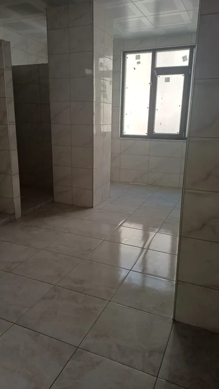 Köşe yapı · cephe ve iç mekânlar — 6