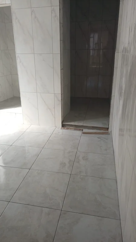 Köşe yapı · cephe ve iç mekânlar — 9