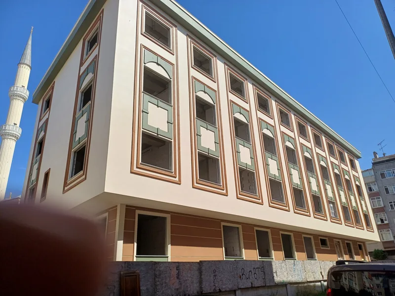 Köşe yapı · cephe ve iç mekânlar — 16