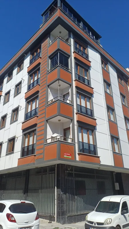 Tuğla tonlarında konut cephesi — 1