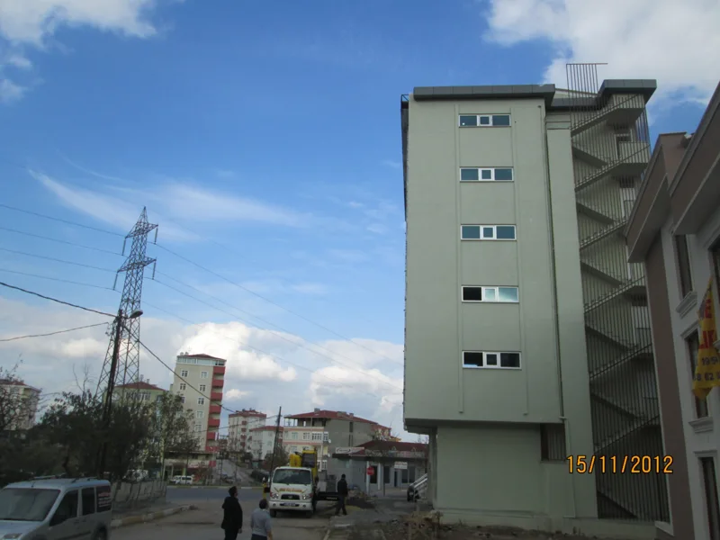 Ticari yapı · dış cephe ve kullanım alanları — 26